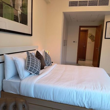Trinity Holiday Homes - Sheikh Zayed Road Near To Financial Center Metro Station 두바이 외부 사진
