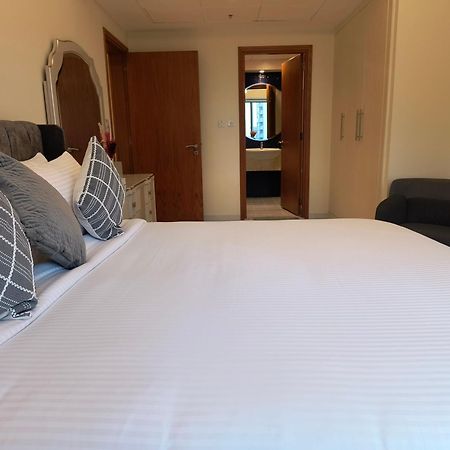 Trinity Holiday Homes - Sheikh Zayed Road Near To Financial Center Metro Station 두바이 외부 사진