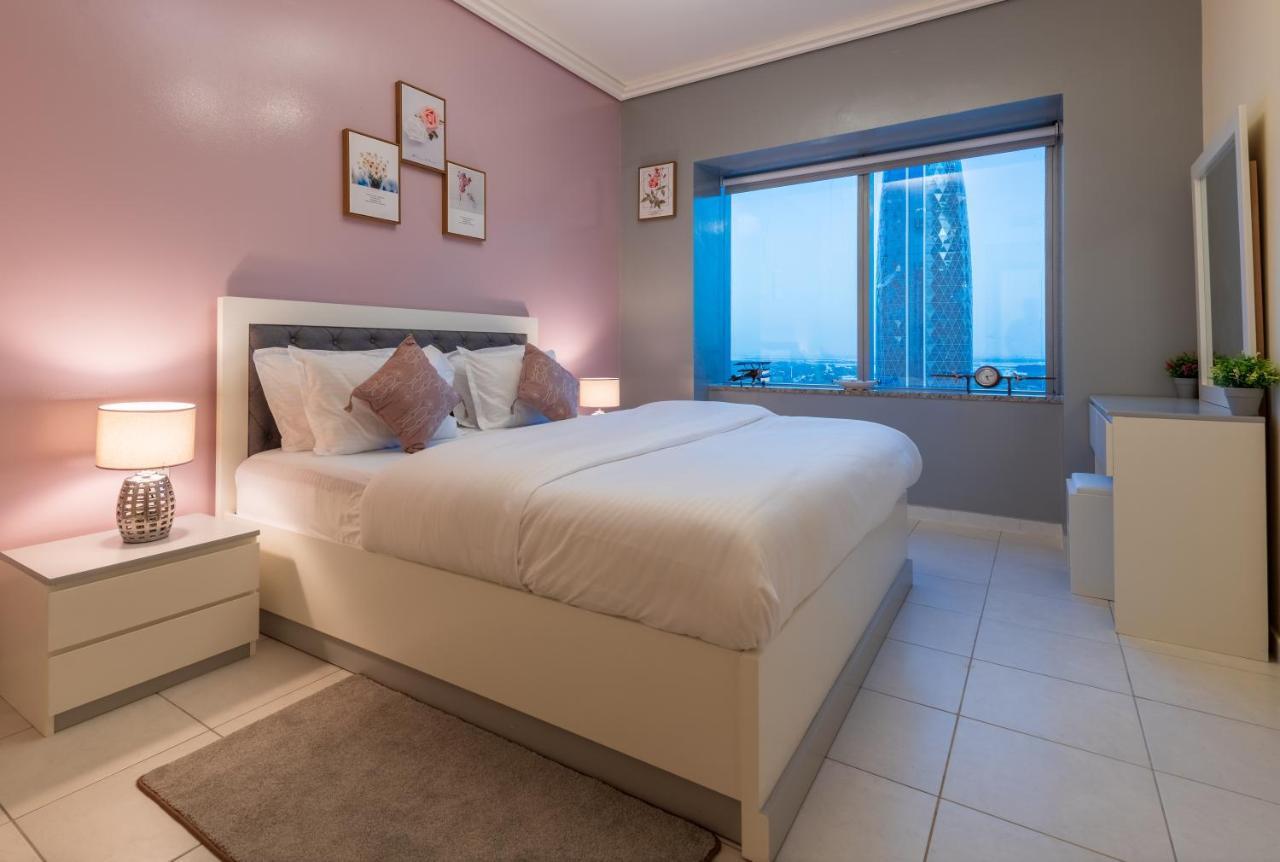 Trinity Holiday Homes - Sheikh Zayed Road Near To Financial Center Metro Station 두바이 외부 사진