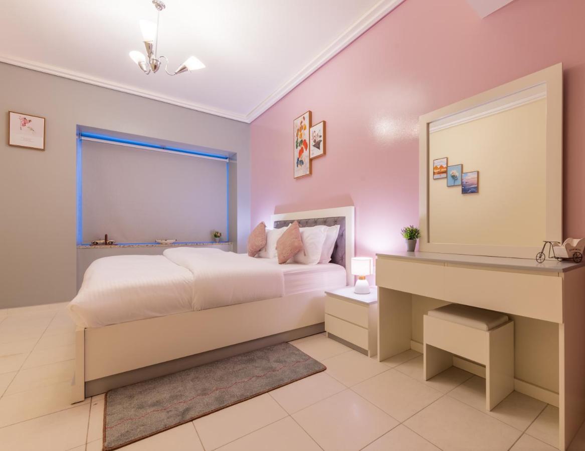 Trinity Holiday Homes - Sheikh Zayed Road Near To Financial Center Metro Station 두바이 외부 사진