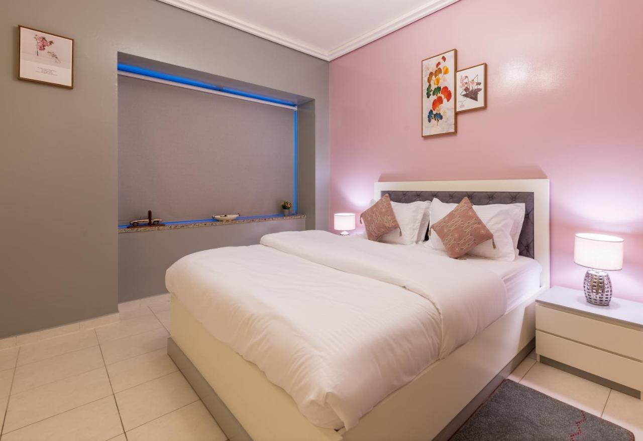 Trinity Holiday Homes - Sheikh Zayed Road Near To Financial Center Metro Station 두바이 외부 사진