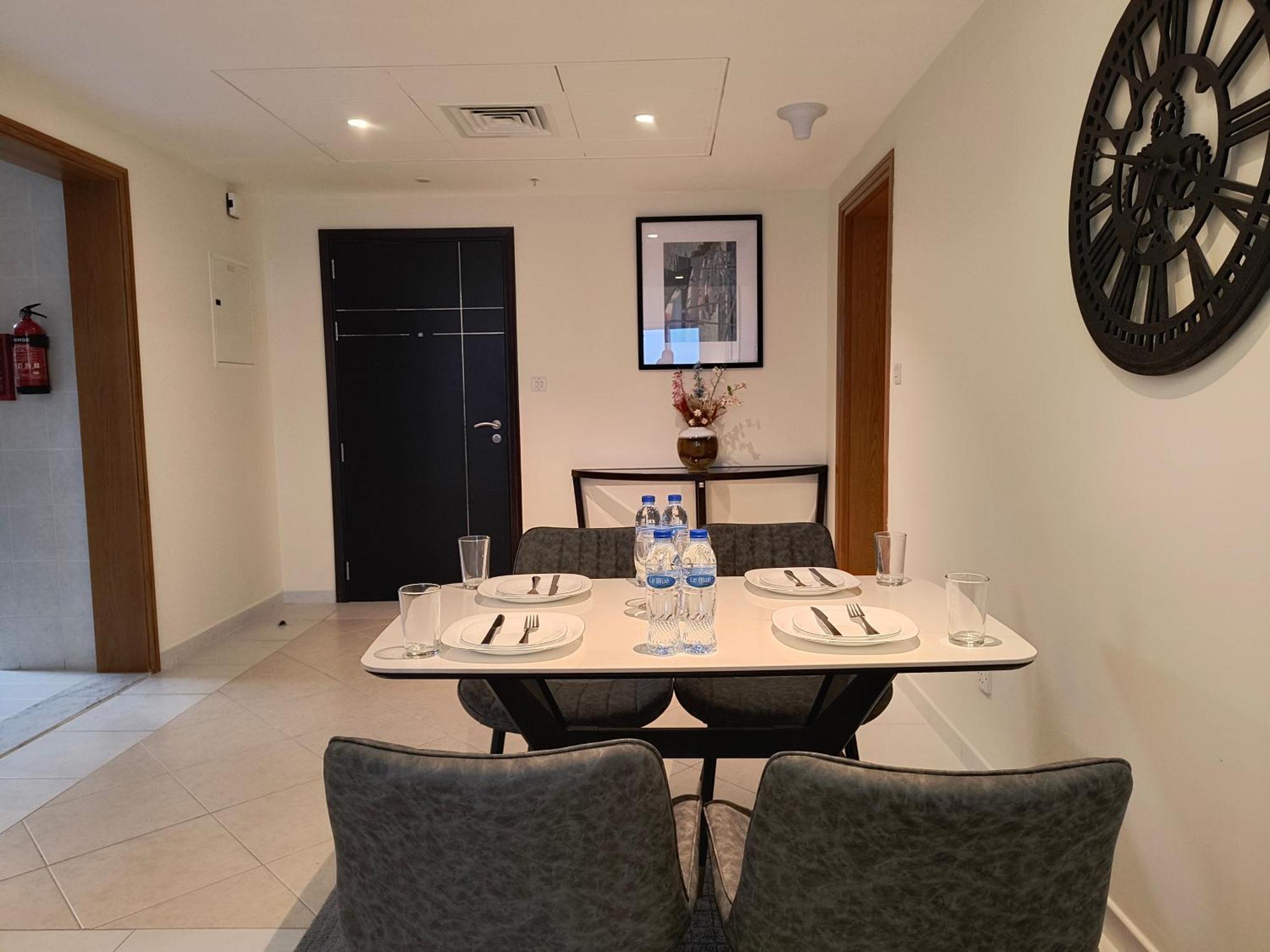 Trinity Holiday Homes - Sheikh Zayed Road Near To Financial Center Metro Station 두바이 외부 사진