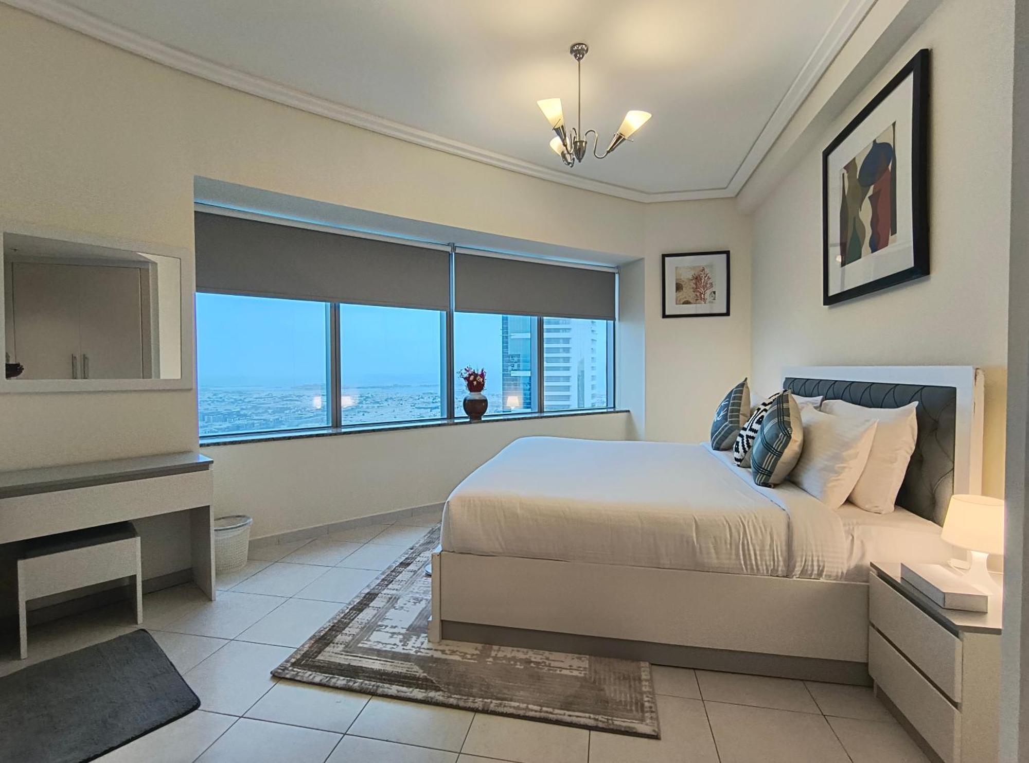 Trinity Holiday Homes - Sheikh Zayed Road Near To Financial Center Metro Station 두바이 외부 사진