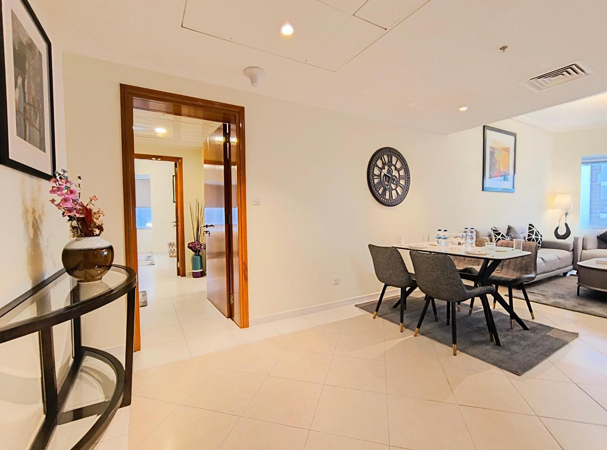 Trinity Holiday Homes - Sheikh Zayed Road Near To Financial Center Metro Station 두바이 외부 사진