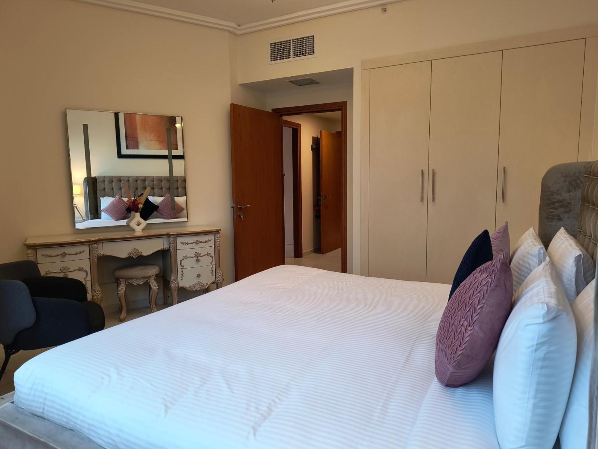 Trinity Holiday Homes - Sheikh Zayed Road Near To Financial Center Metro Station 두바이 외부 사진