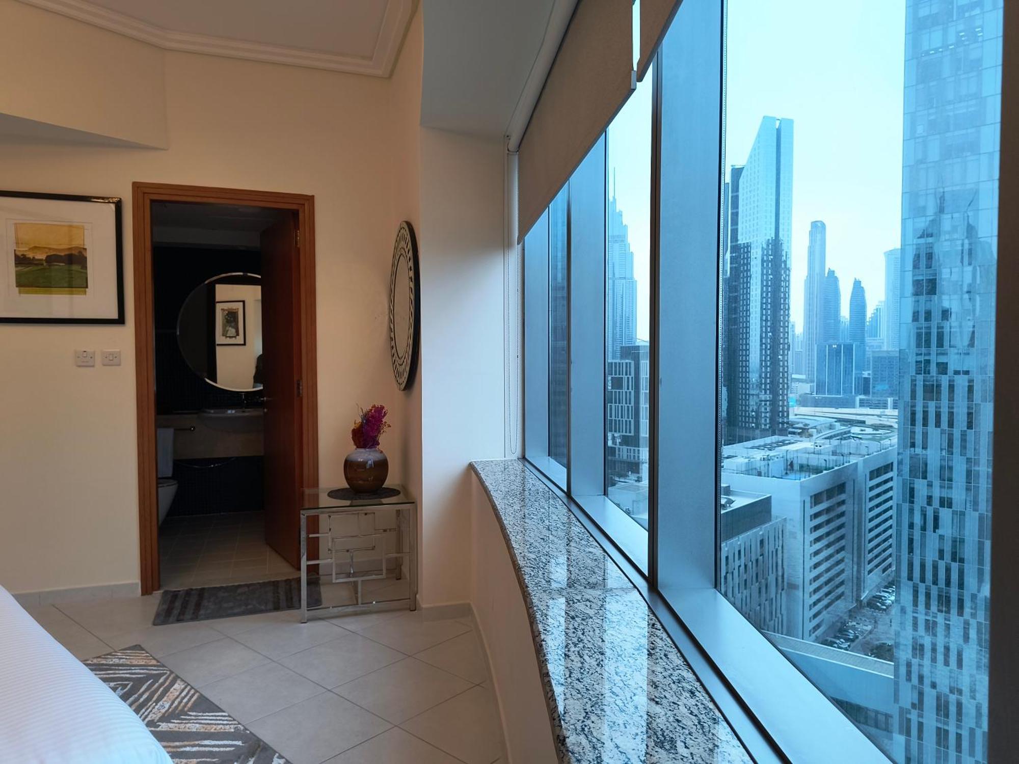 Trinity Holiday Homes - Sheikh Zayed Road Near To Financial Center Metro Station 두바이 외부 사진