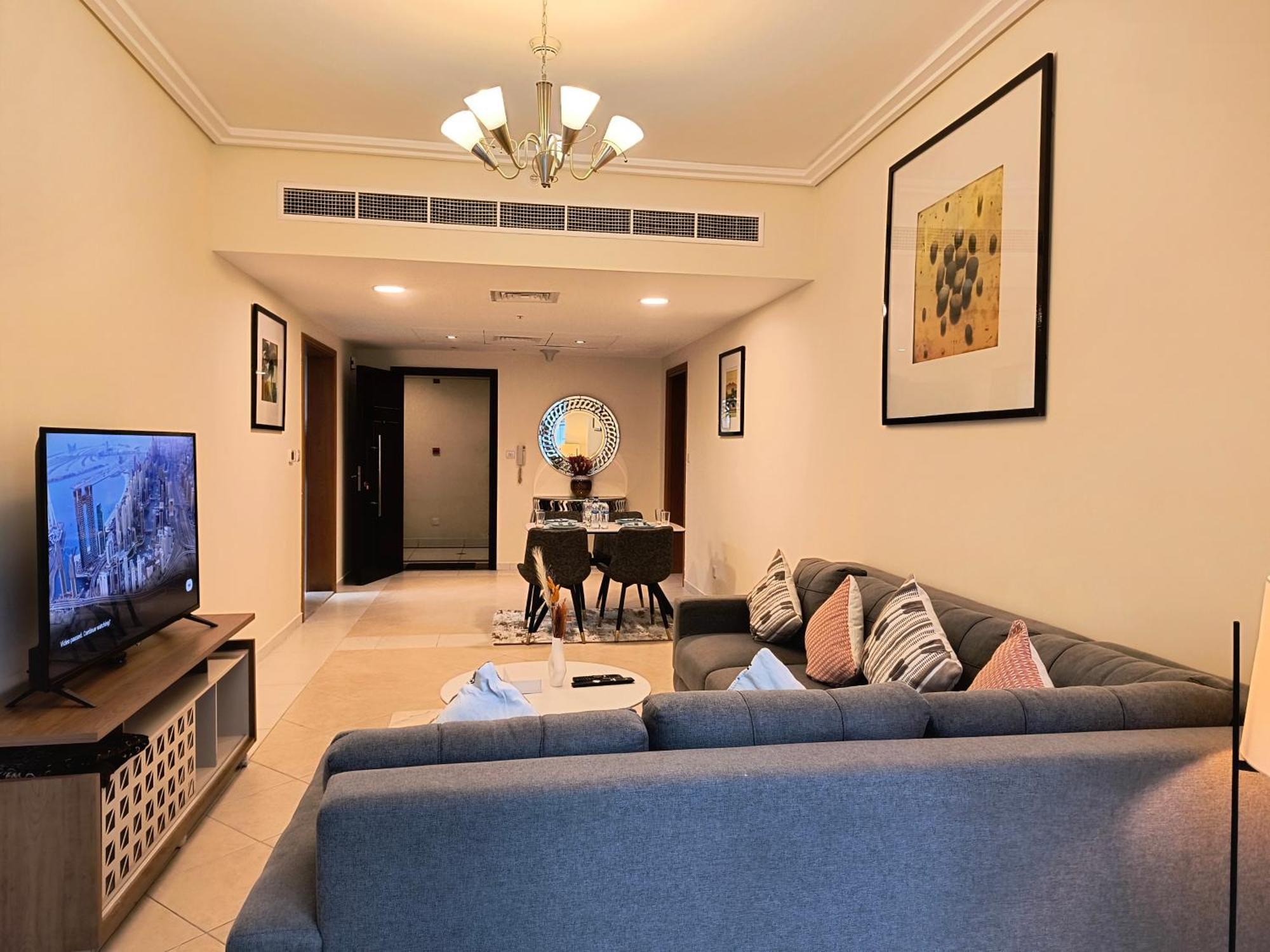 Trinity Holiday Homes - Sheikh Zayed Road Near To Financial Center Metro Station 두바이 외부 사진